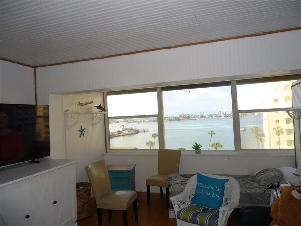 4550 COVE CIRCLE 605 photo 7