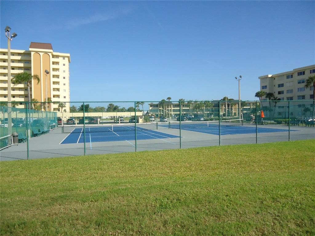 4550 COVE CIRCLE 605 photo 14