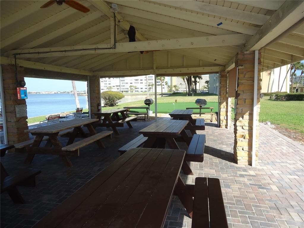 4550 COVE CIRCLE 605 photo 18