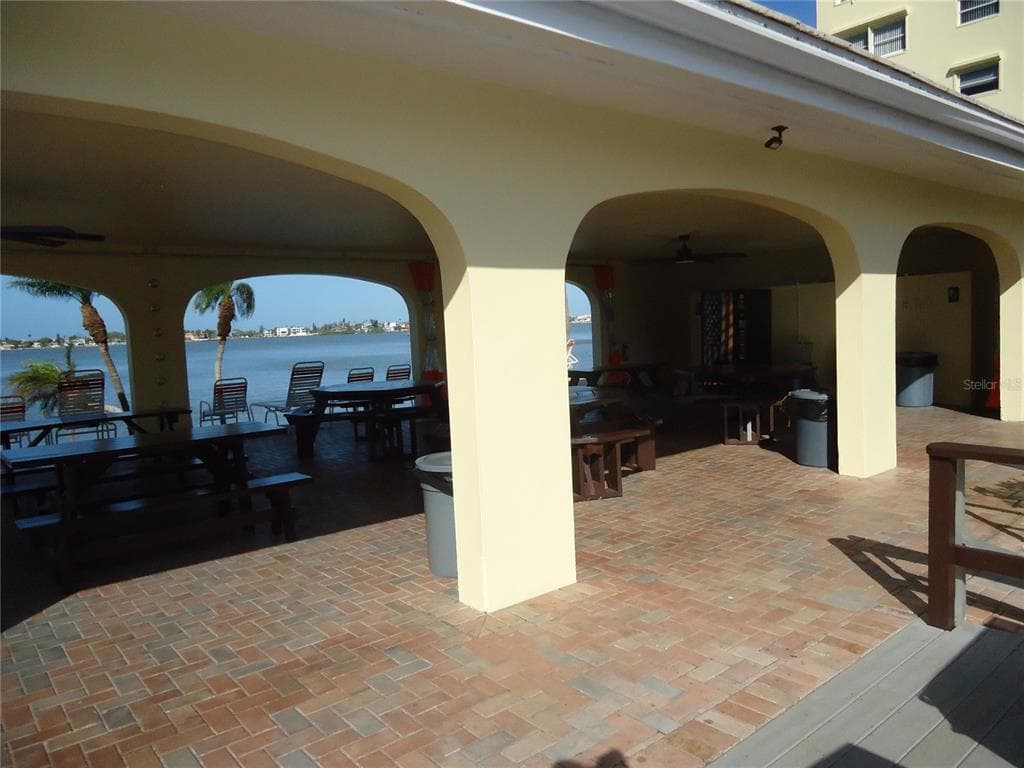 4550 COVE CIRCLE 605 photo 15