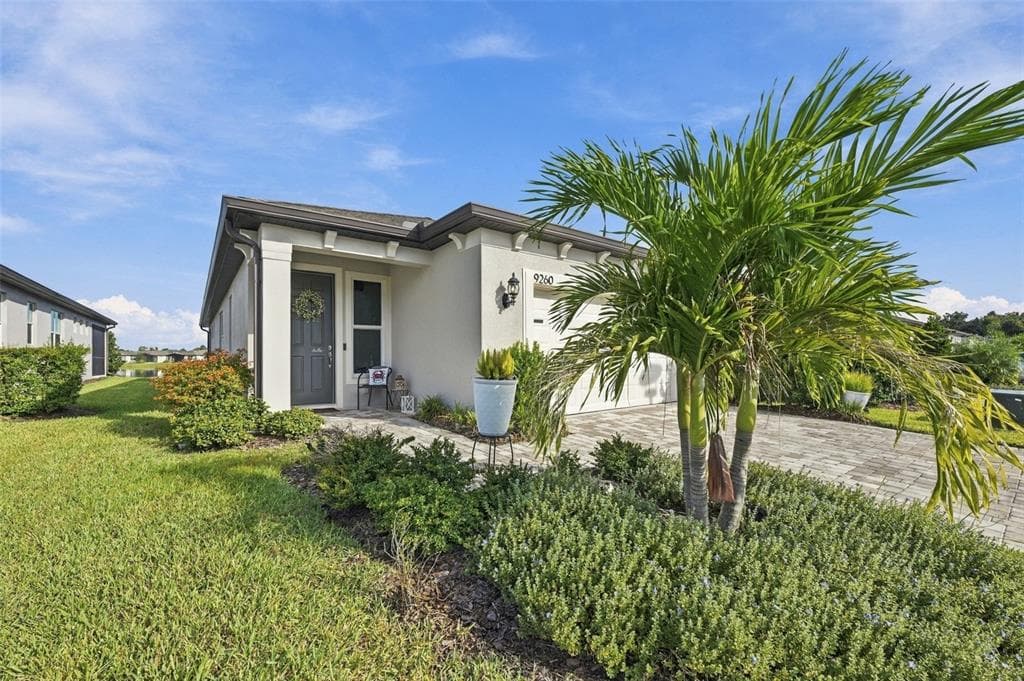 9260 BALLASTER POINTE LOOP photo 2