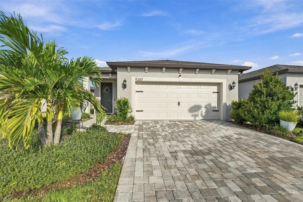 9260 BALLASTER POINTE LOOP photo 3