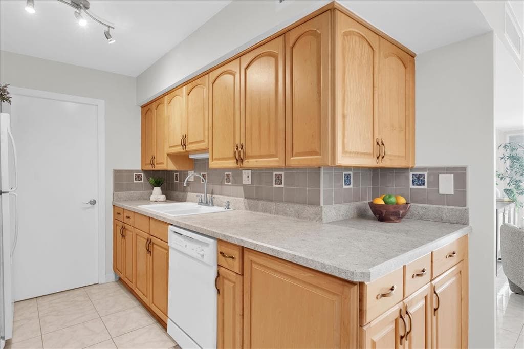10355 PARADISE BOULEVARD 208 photo 24