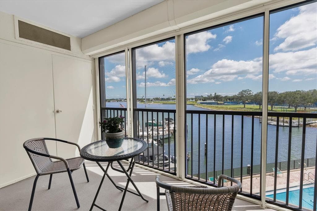 10355 PARADISE BOULEVARD 208 photo 11