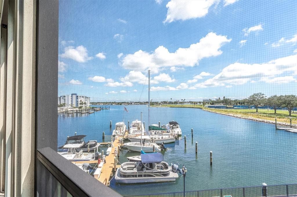 10355 PARADISE BOULEVARD 208 photo 8