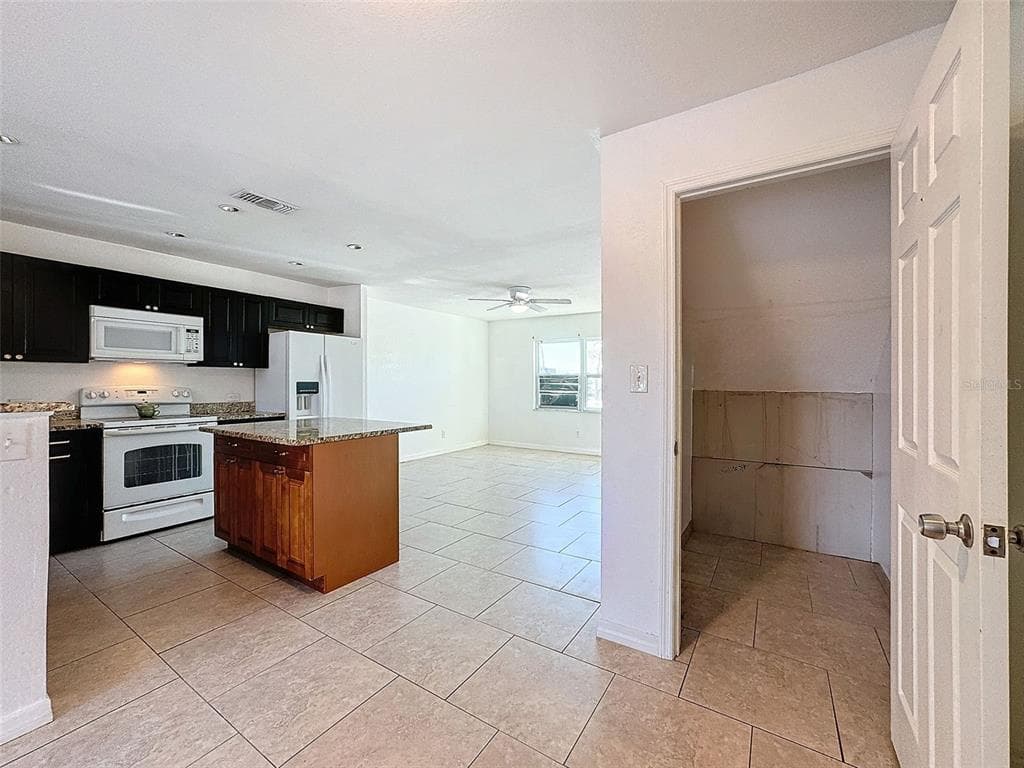 9201 TUDOR DRIVE C212 photo 16