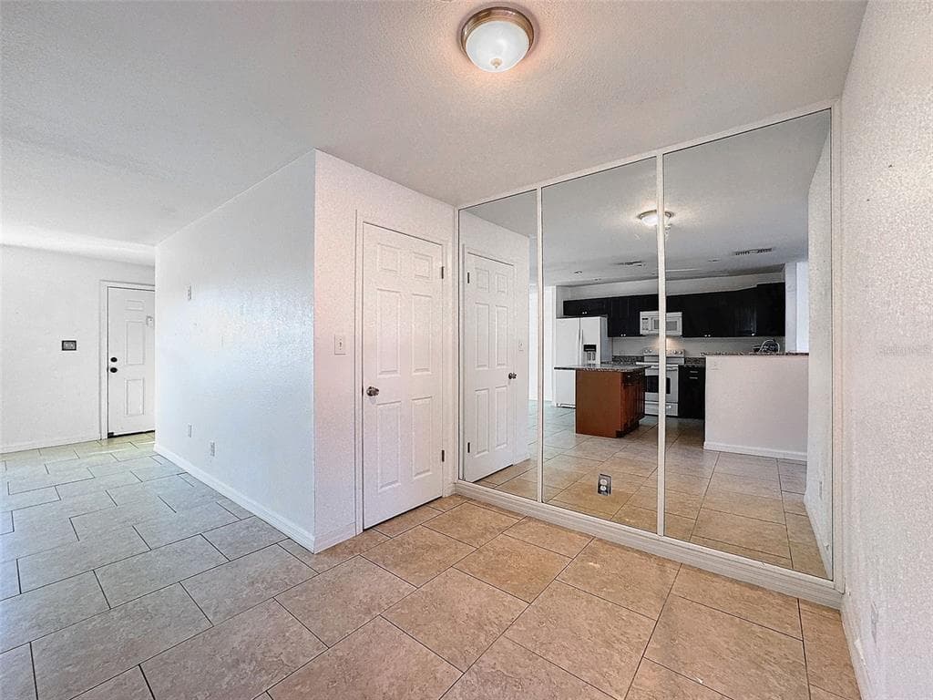 9201 TUDOR DRIVE C212 photo 4