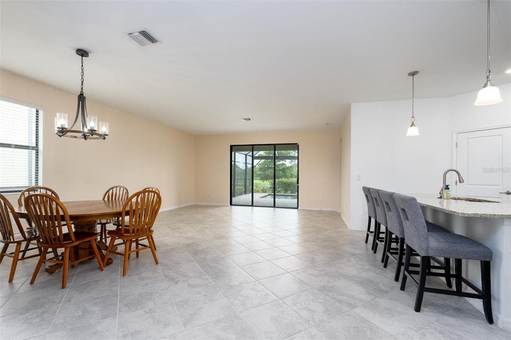 1812 E ISLES ROAD photo 13