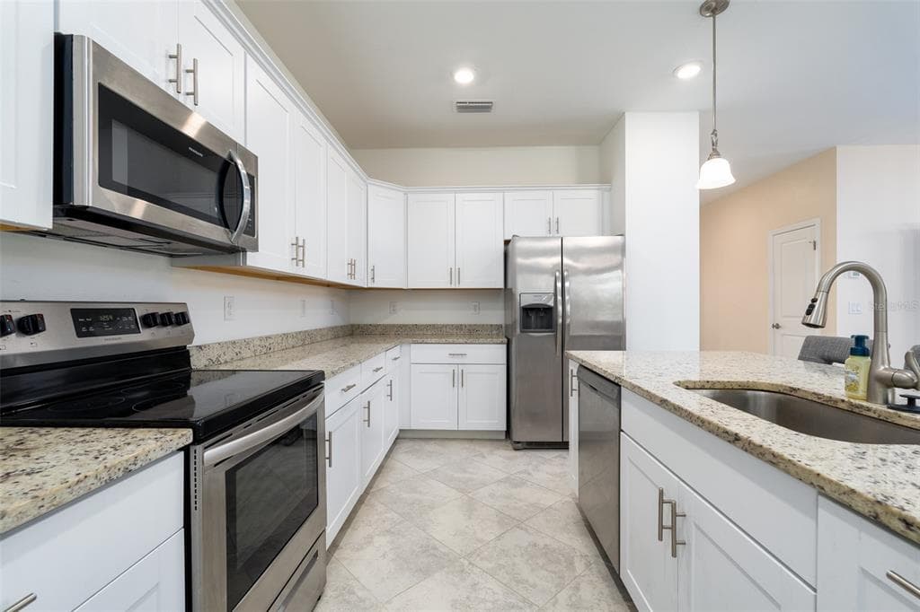 1812 E ISLES ROAD photo 17