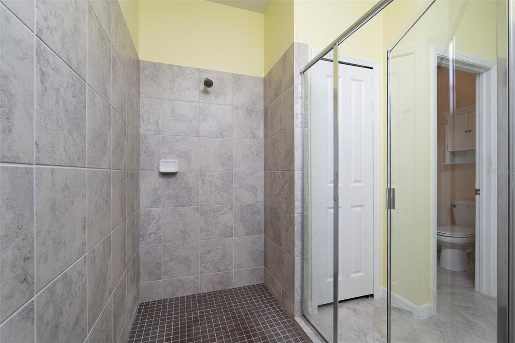 1812 E ISLES ROAD photo 22