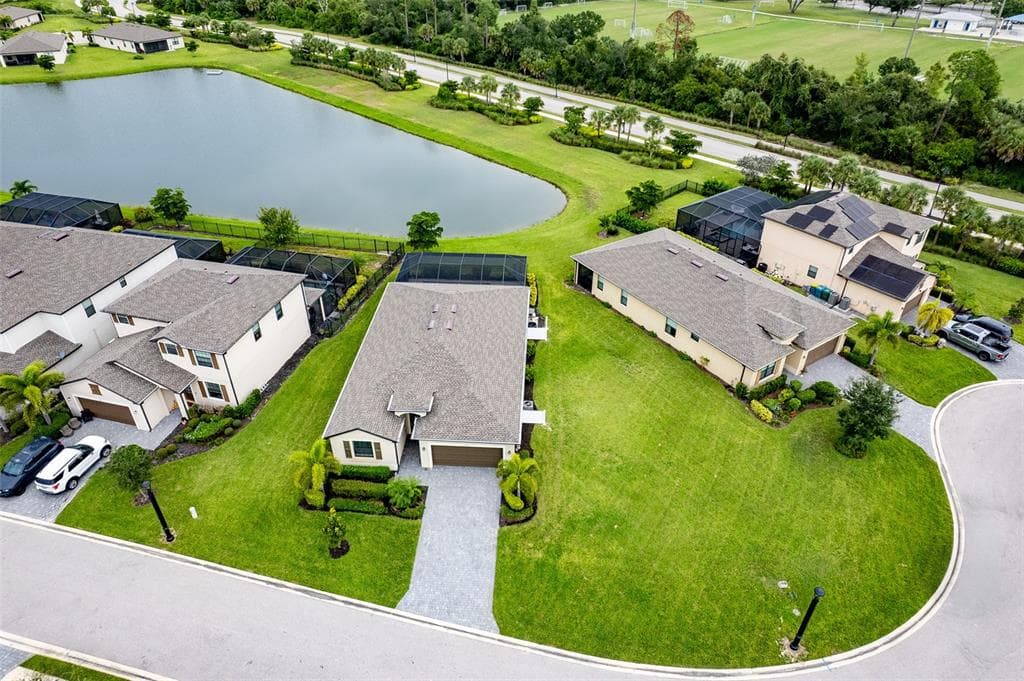1812 E ISLES ROAD photo 1