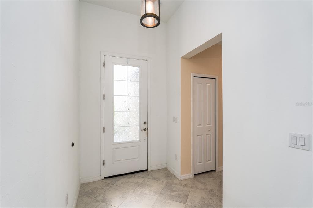 1812 E ISLES ROAD photo 8