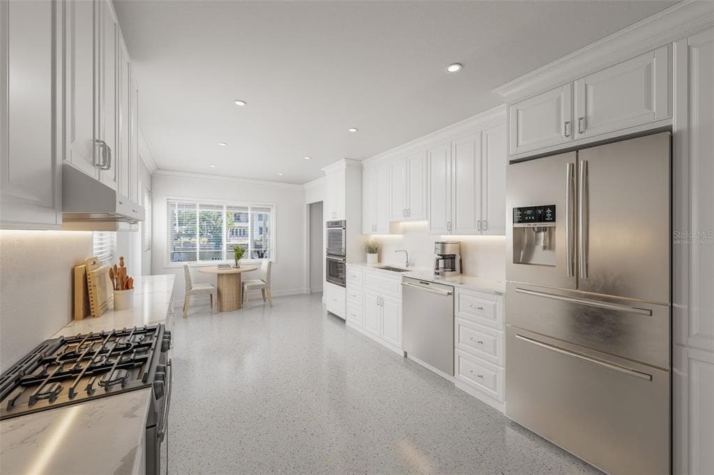 628 RIVIERA DRIVE photo 9