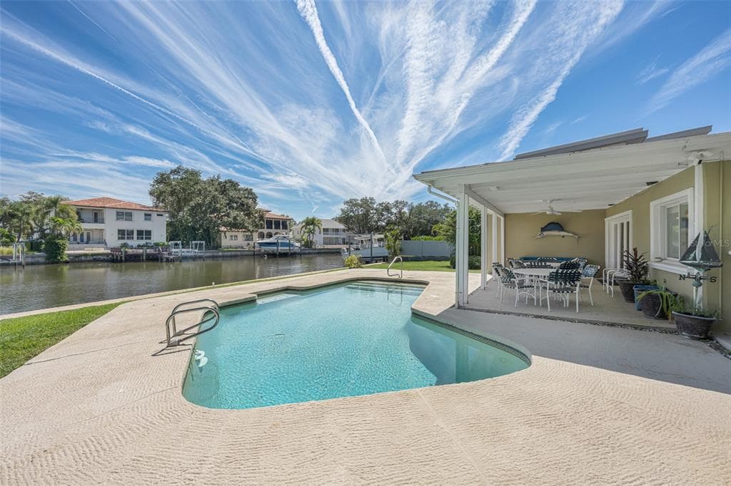 628 RIVIERA DRIVE photo 24