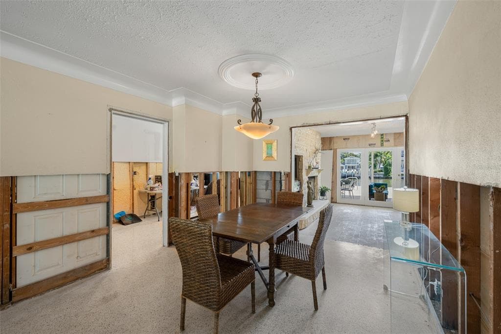 628 RIVIERA DRIVE photo 18