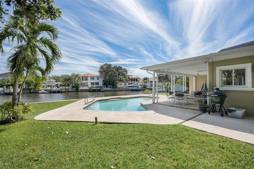 628 RIVIERA DRIVE photo 25