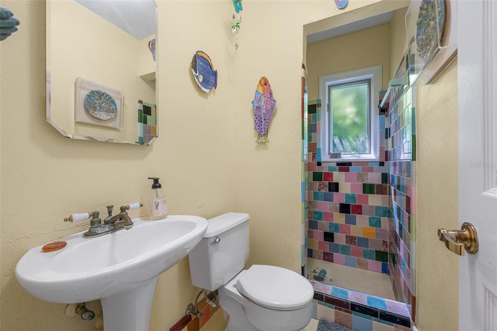 628 RIVIERA DRIVE photo 21