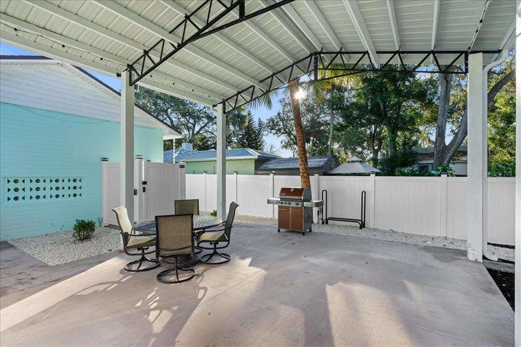 1146 RIVERSIDE DRIVE photo 17