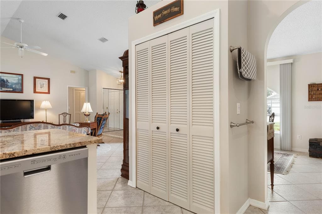 31 BOSTON LANE photo 11