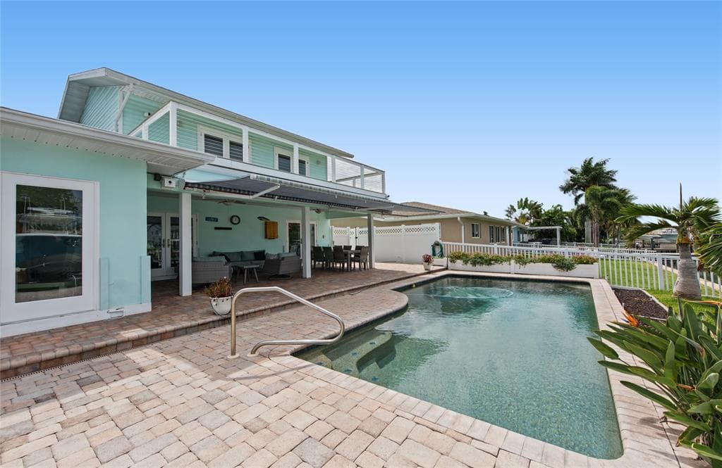 544 LILLIAN DRIVE photo 17