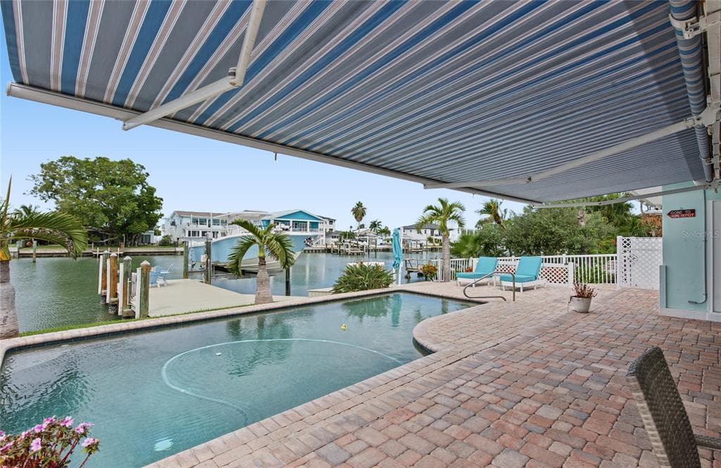 544 LILLIAN DRIVE photo 12