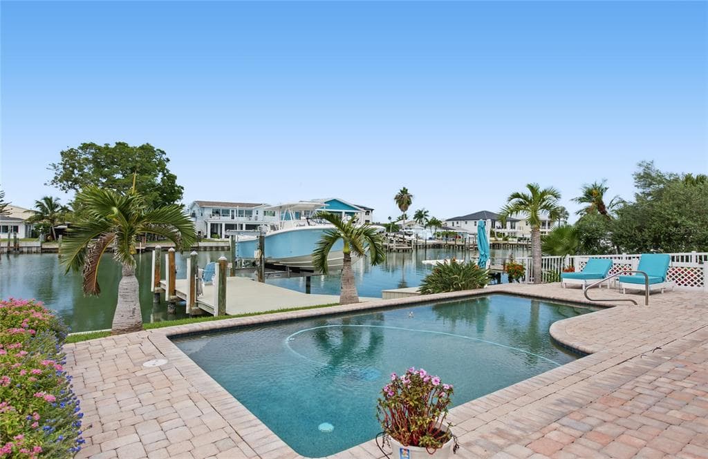544 LILLIAN DRIVE photo 10