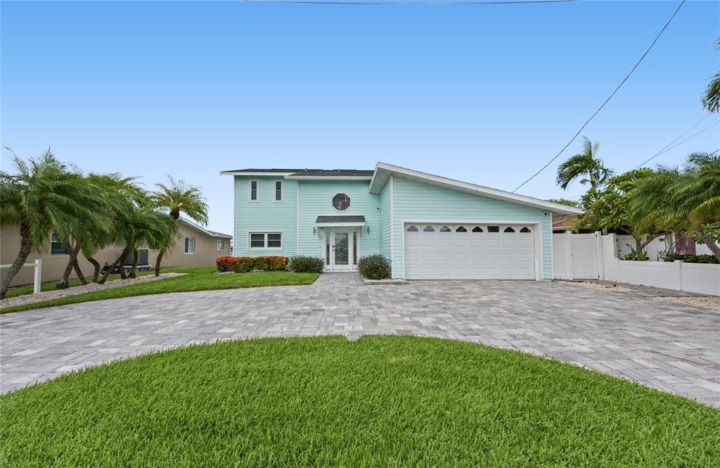 544 LILLIAN DRIVE photo 4