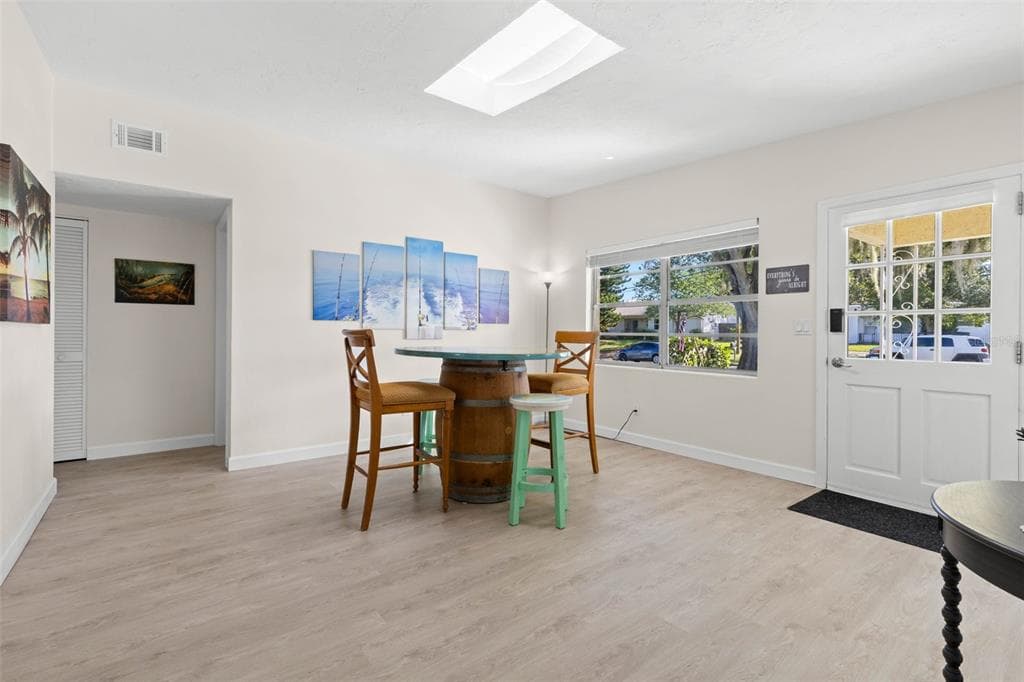 332 WESTWINDS DRIVE photo 6