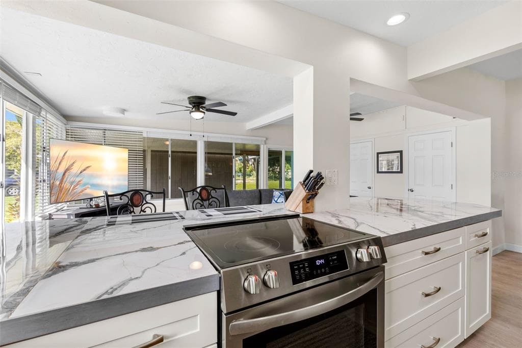 332 WESTWINDS DRIVE photo 12