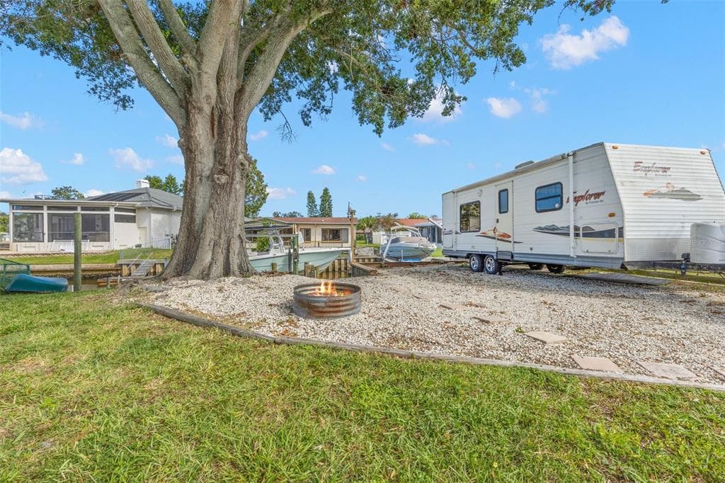 332 WESTWINDS DRIVE photo 19