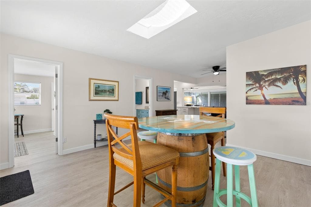 332 WESTWINDS DRIVE photo 8
