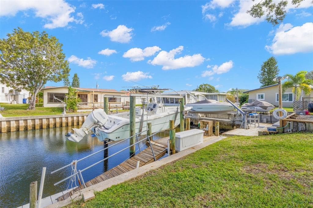 332 WESTWINDS DRIVE photo 21
