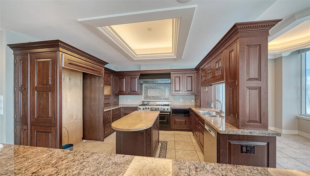 1233 N GULFSTREAM AVENUE 1404 photo 20