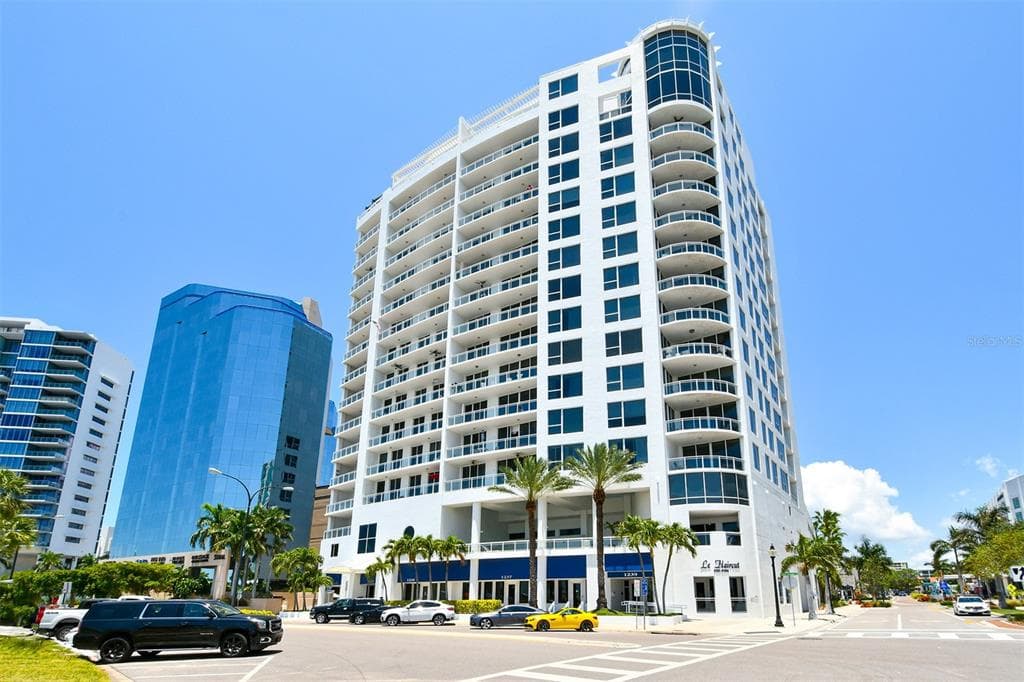 1233 N GULFSTREAM AVENUE 1404 photo 4