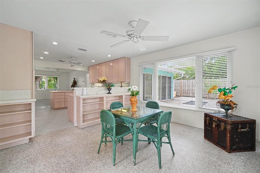 528 RALPH STREET photo 13