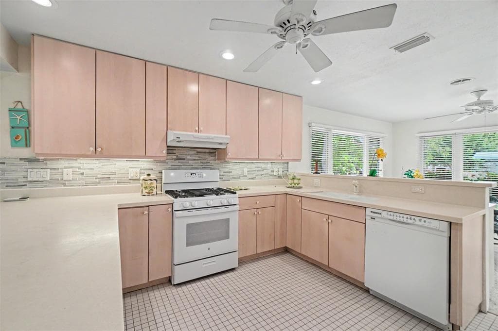 528 RALPH STREET photo 16