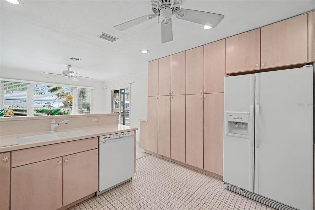 528 RALPH STREET photo 20