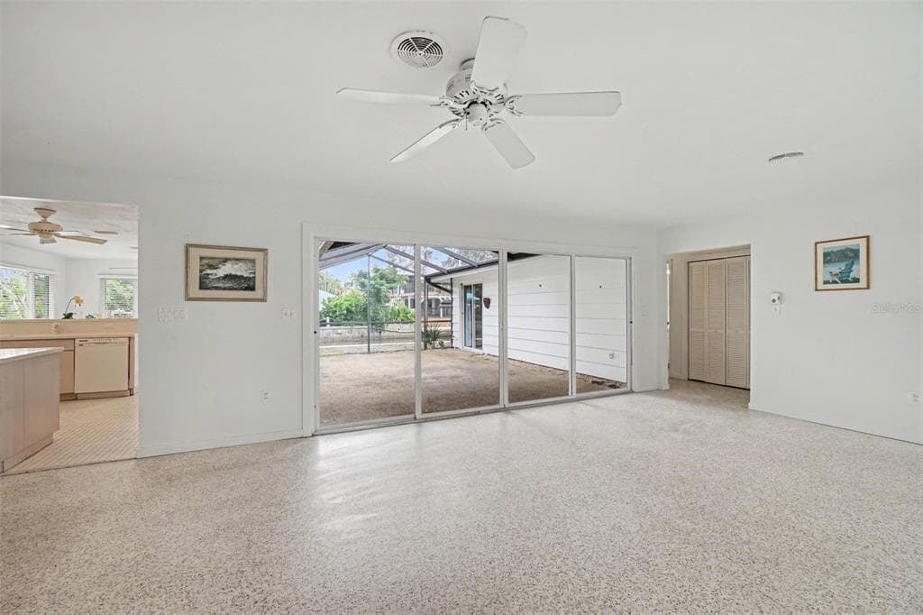 528 RALPH STREET photo 10