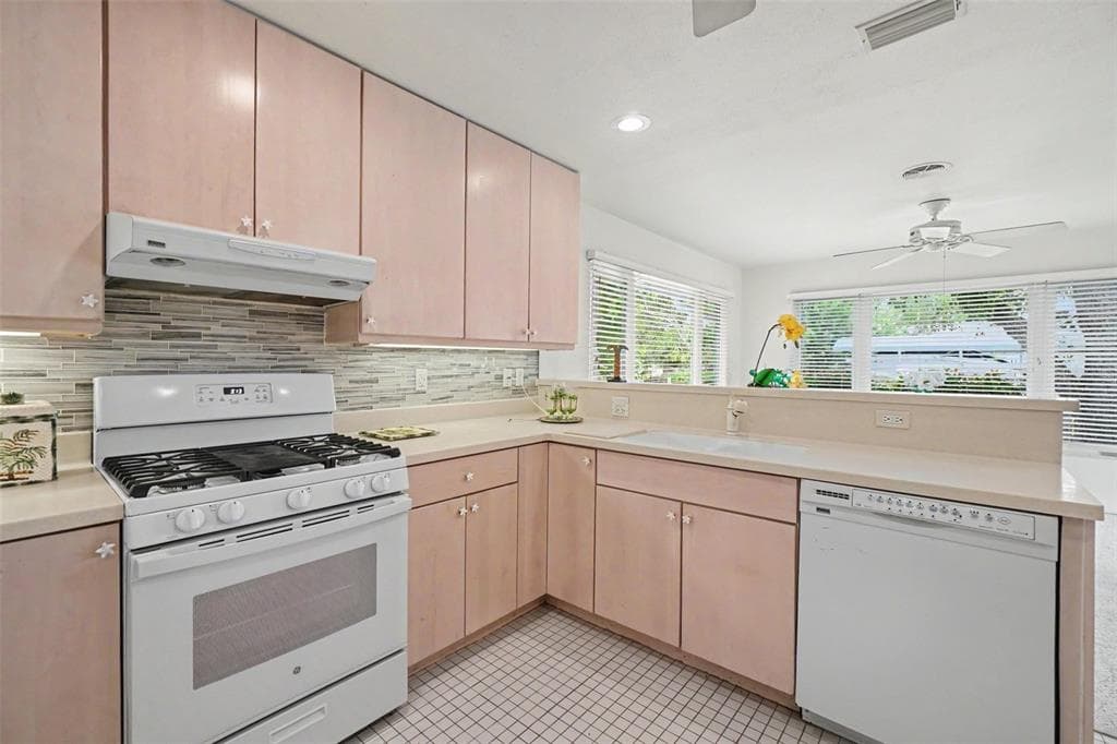 528 RALPH STREET photo 18