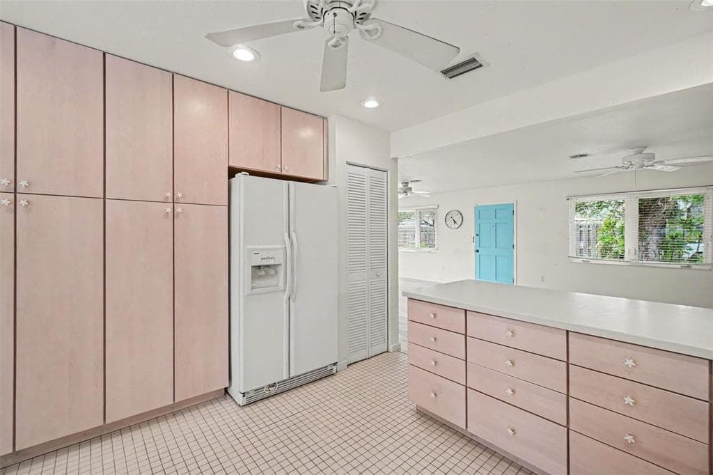 528 RALPH STREET photo 19