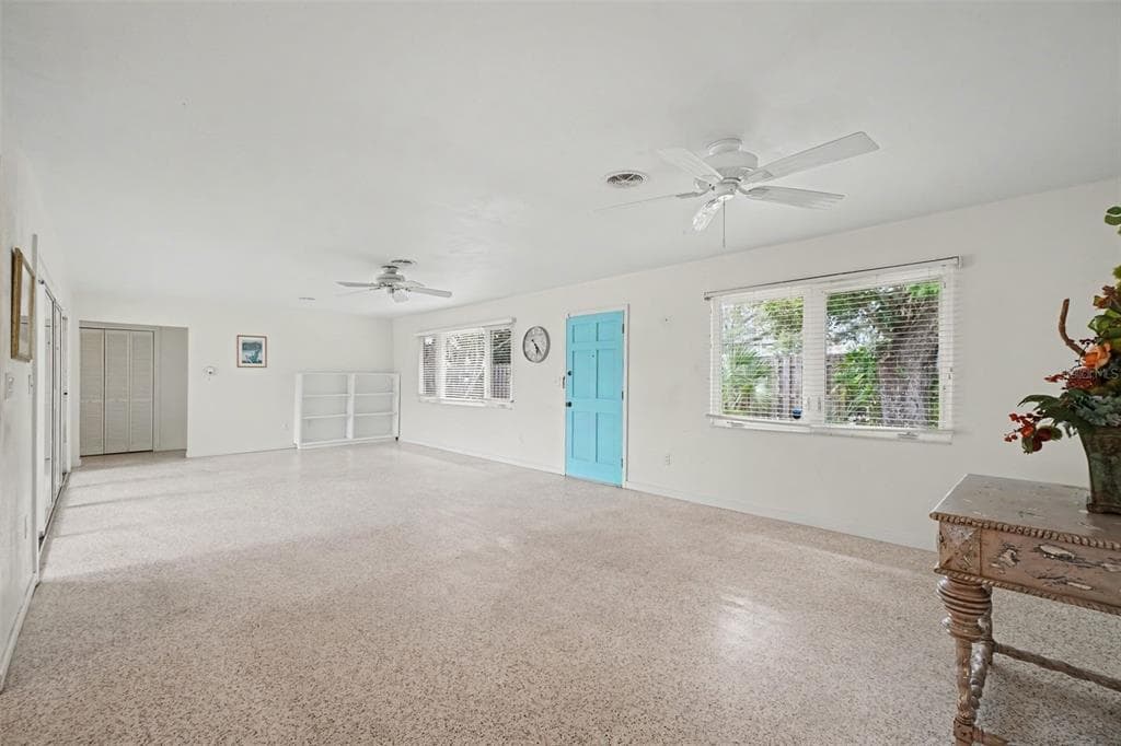 528 RALPH STREET photo 8