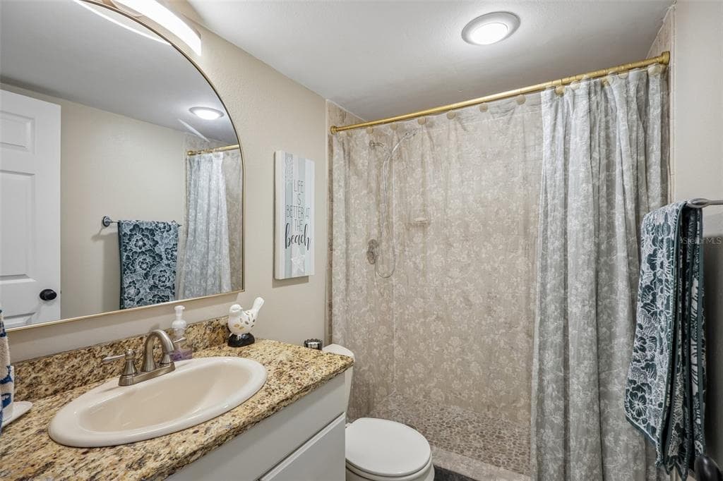 1621 GULF BOULEVARD 1604 photo 17