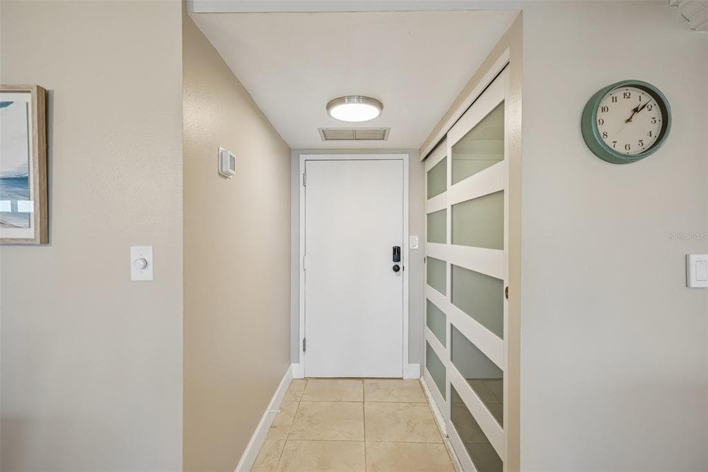 1621 GULF BOULEVARD 1604 photo 5