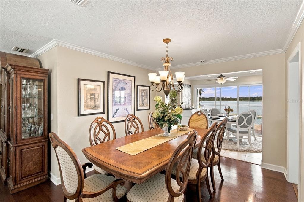 1921 MANOR CIRCLE SE photo 23