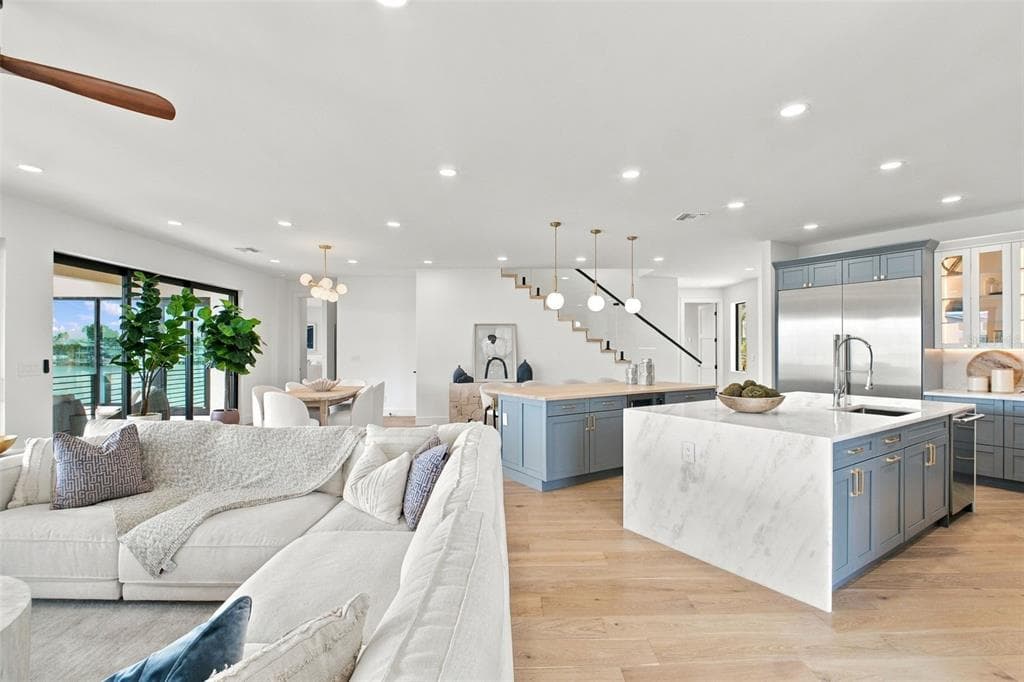 7176 S SHORE DRIVE S photo 16