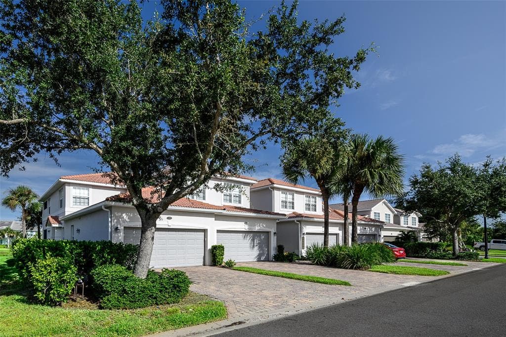 14009 BLACK BEAUTY DRIVE 211 photo 1