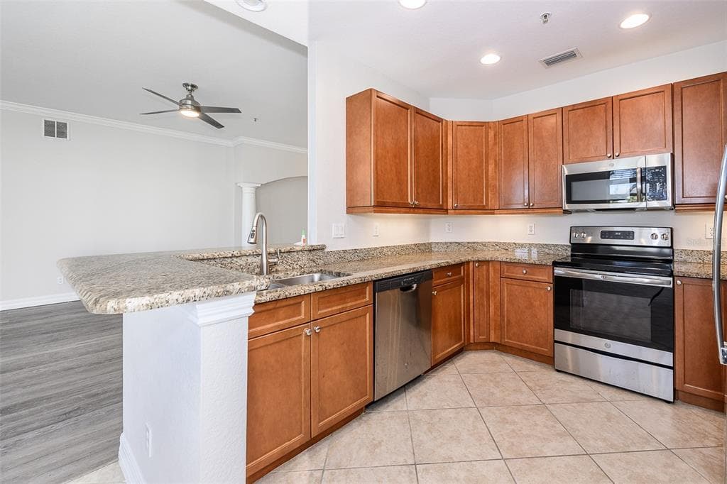 14009 BLACK BEAUTY DRIVE 211 photo 10