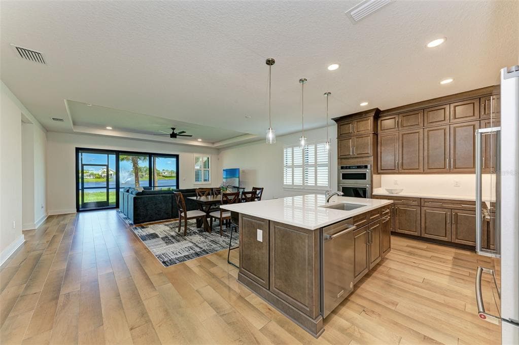 18530 MIDSUMMER PLACE photo 6