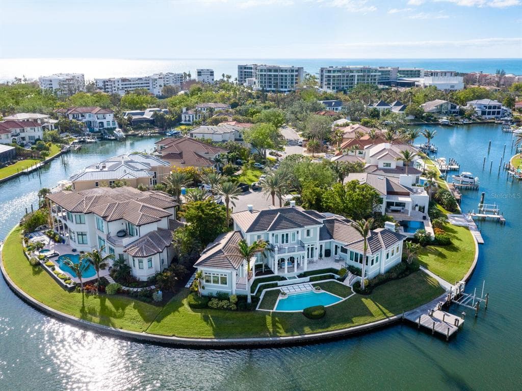 560 HARBOR POINT ROAD 2