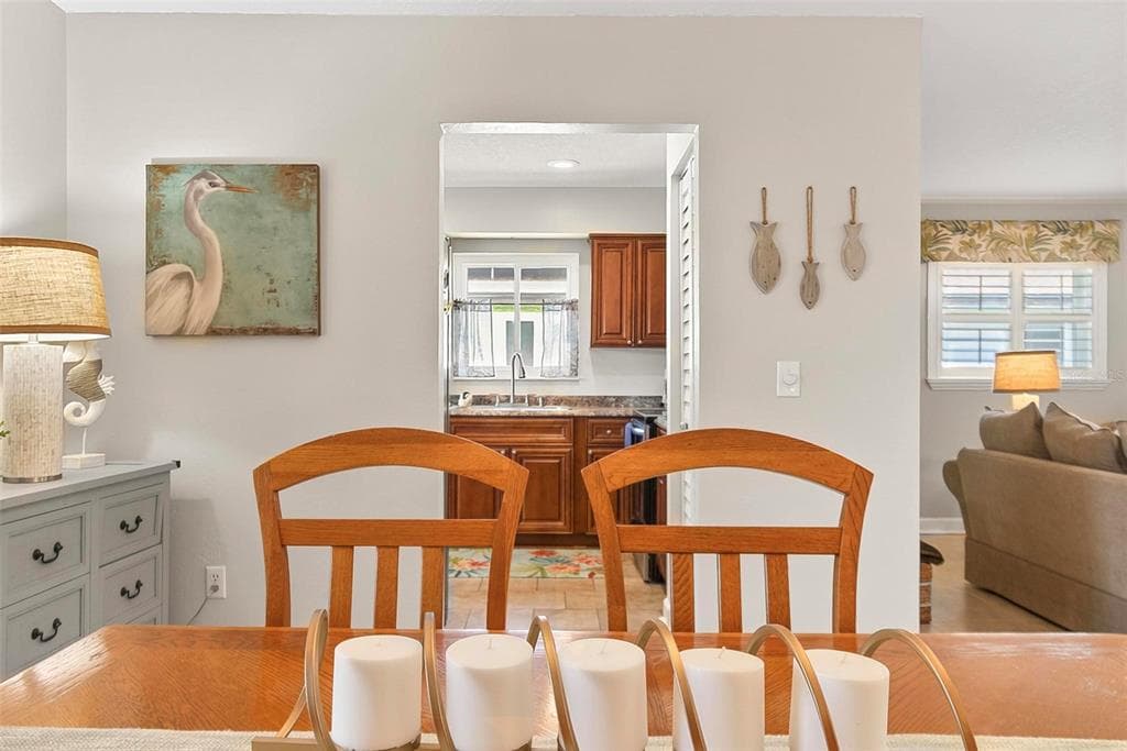 8 FLEMING COURT photo 17